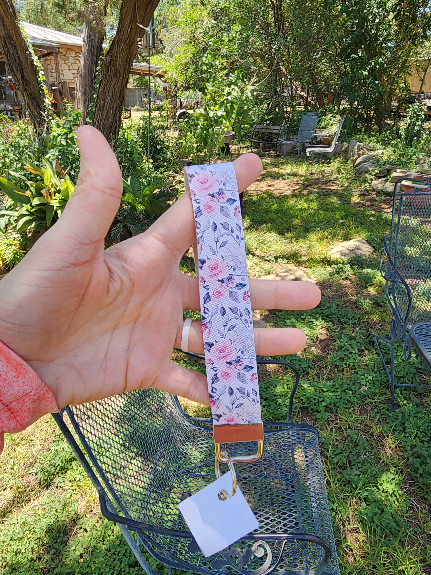 Flower wristlet